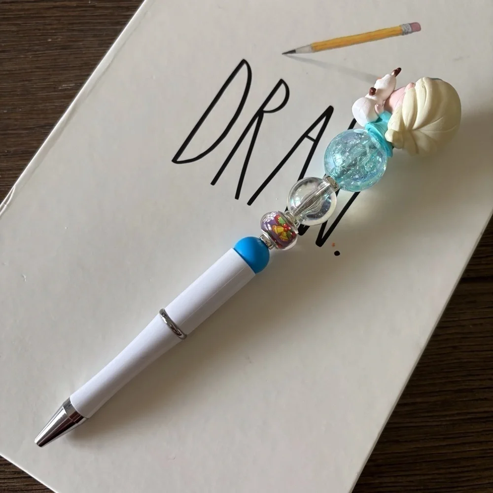 Disney Doorables: Frozen: Elsa with Olaf handmade beaded pen